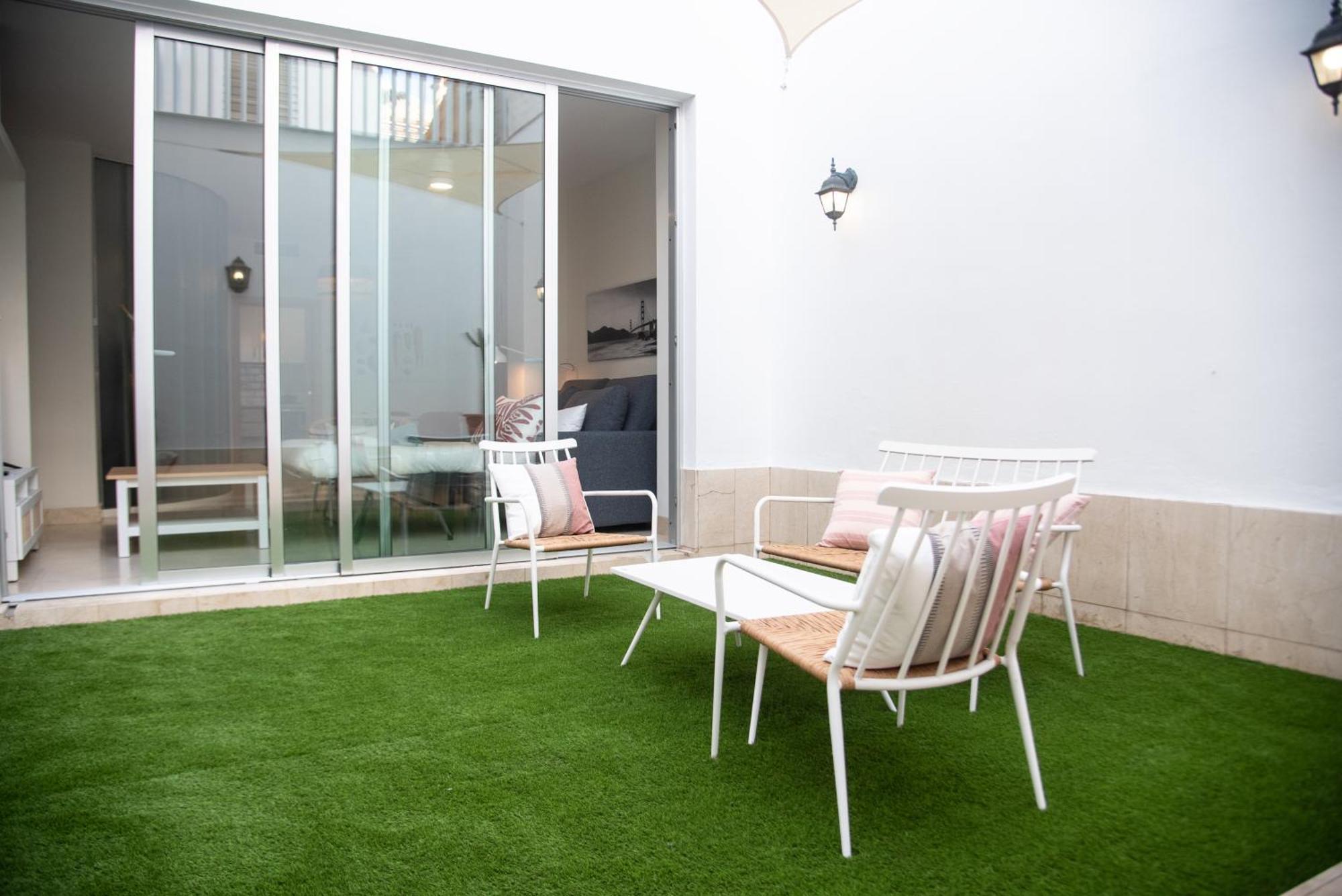 Tentudia Charming Apartments With Private Roof-Top Or Patio In San Bernardo By Ocityzen Sevilla Eksteriør bilde