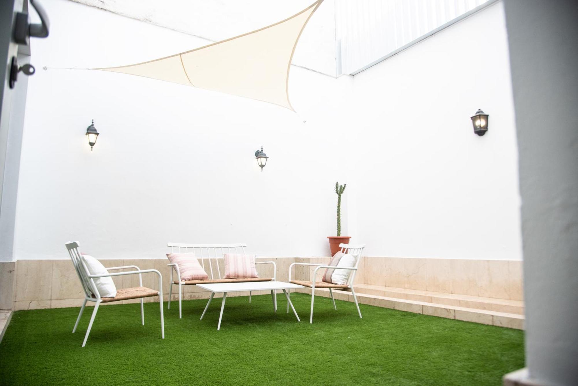Tentudia Charming Apartments With Private Roof-Top Or Patio In San Bernardo By Ocityzen Sevilla Eksteriør bilde